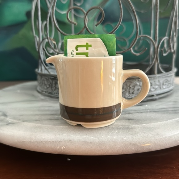 Arabia Finland Kuusamo Creamer - Picture 2 of 6